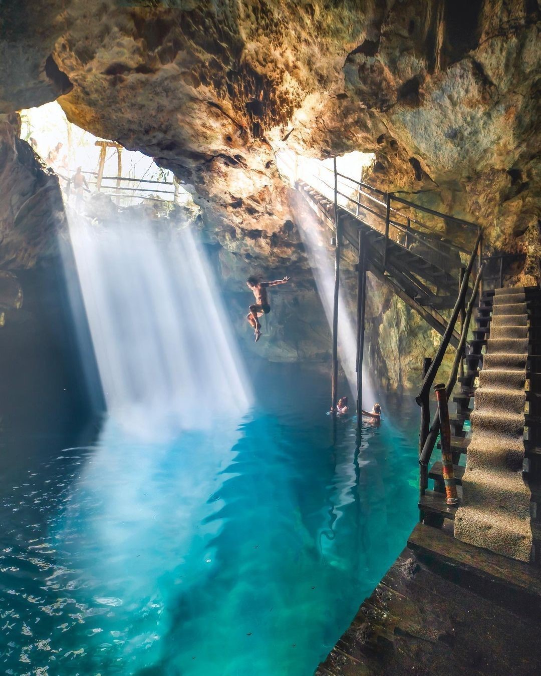 Deep blue swimming water at Cenote Noh Mozón